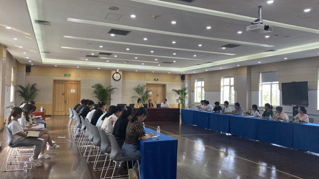 青岛能源所举办第四期“研究生沙龙” 青岛能源所举办第四期“研究生沙龙”